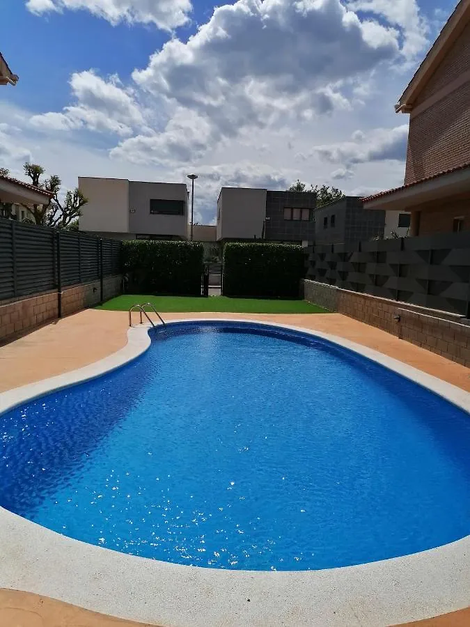 Cambrils Casa Con Jardin Y Piscina En Zona Tranquila Villa Spain